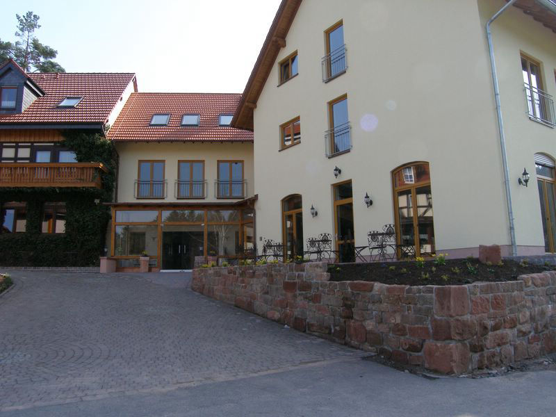 Neubau eines Hotel mit 54 Betten und 3 Tagungsräumen in Kleinlüder - Kleinheiligkreuz